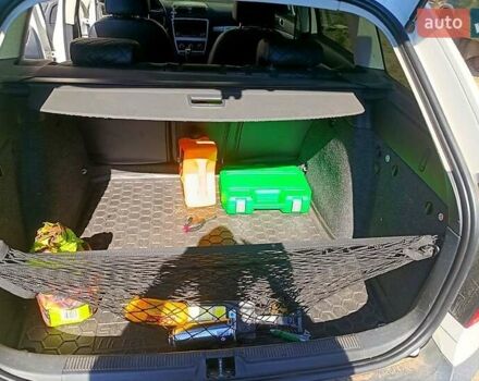 Белый Шкода Октавия, объемом двигателя 1.8 л и пробегом 132 тыс. км за 8000 $, фото 1 на Automoto.ua