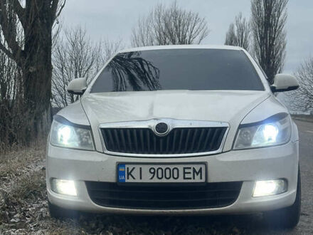 Білий Шкода Октавія, об'ємом двигуна 1.6 л та пробігом 270 тис. км за 8500 $, фото 1 на Automoto.ua