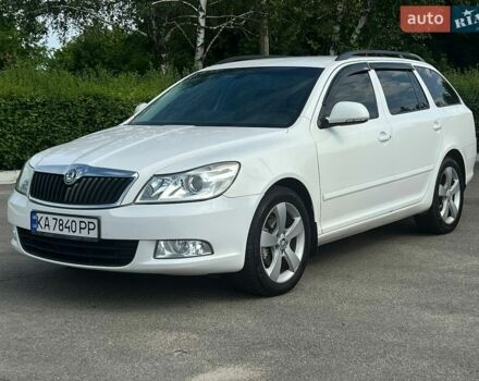 Белый Шкода Октавия, объемом двигателя 1.8 л и пробегом 227 тыс. км за 6999 $, фото 1 на Automoto.ua
