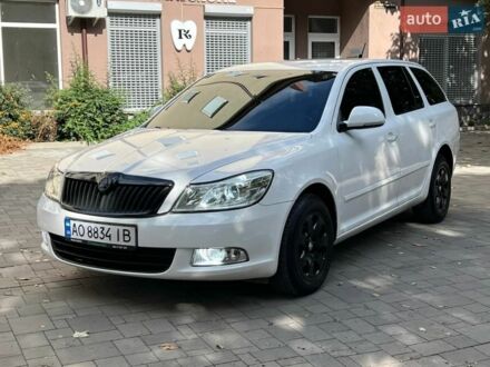 Белый Шкода Октавия, объемом двигателя 1.6 л и пробегом 260 тыс. км за 7400 $, фото 1 на Automoto.ua