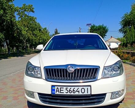 Білий Шкода Октавія, об'ємом двигуна 2 л та пробігом 244 тис. км за 10200 $, фото 1 на Automoto.ua