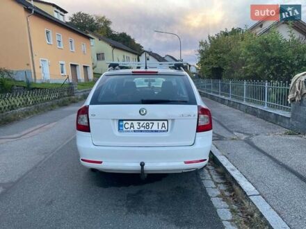 Шкода Октавия 2011 в Ужгороде на Automoto.ua Белый Шкода Октавия, объемом двигателя 1.6 л и пробегом 240 тыс. км за 8615 $, фото 1 на Automoto.ua