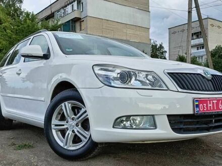 Белый Шкода Октавия, объемом двигателя 1.8 л и пробегом 200 тыс. км за 8500 $, фото 1 на Automoto.ua