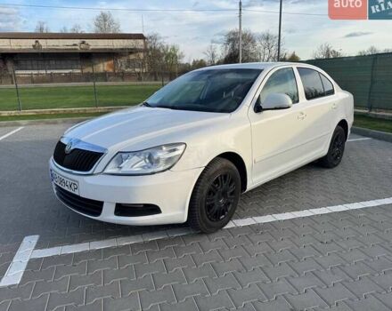 Белый Шкода Октавия, объемом двигателя 1.6 л и пробегом 250 тыс. км за 6800 $, фото 1 на Automoto.ua