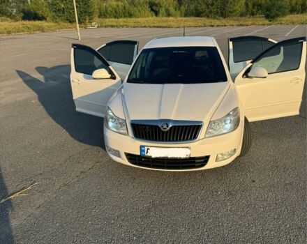 Білий Шкода Октавія, об'ємом двигуна 1.59 л та пробігом 264 тис. км за 7500 $, фото 1 на Automoto.ua
