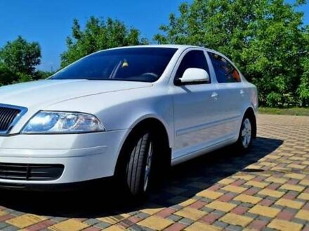 Шкода Октавия 2011 в Гайсине на Automoto.ua Белый Шкода Октавия, объемом двигателя 1.6 л и пробегом 138 тыс. км за 7600 $, фото 1 на Automoto.ua