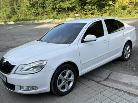 Шкода Октавия 2011 в Воловце на Automoto.ua Белый Шкода Октавия, объемом двигателя 1.6 л и пробегом 238 тыс. км за 7950 $, фото 1 на Automoto.ua