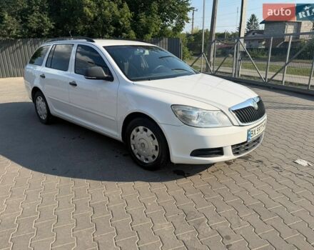 Белый Шкода Октавия, объемом двигателя 1.6 л и пробегом 270 тыс. км за 7250 $, фото 1 на Automoto.ua