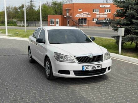 Белый Шкода Октавия, объемом двигателя 1.6 л и пробегом 152 тыс. км за 7400 $, фото 1 на Automoto.ua