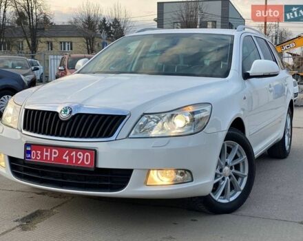 Белый Шкода Октавия, объемом двигателя 1.8 л и пробегом 206 тыс. км за 9500 $, фото 1 на Automoto.ua