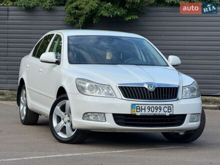 Белый Шкода Октавия, объемом двигателя 1.8 л и пробегом 180 тыс. км за 6800 $, фото 1 на Automoto.ua