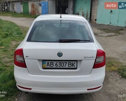 Белый Шкода Октавия, объемом двигателя 1.6 л и пробегом 188 тыс. км за 8000 $, фото 1 на Automoto.ua