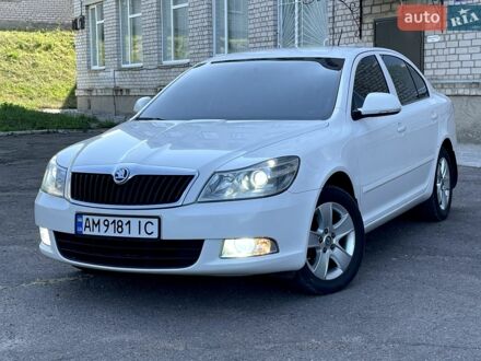Белый Шкода Октавия, объемом двигателя 1.6 л и пробегом 208 тыс. км за 8300 $, фото 1 на Automoto.ua