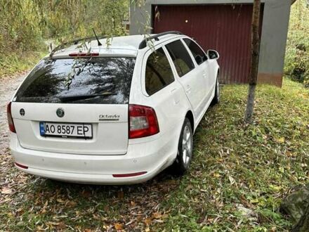 Белый Шкода Октавия, объемом двигателя 1.6 л и пробегом 268 тыс. км за 7000 $, фото 1 на Automoto.ua