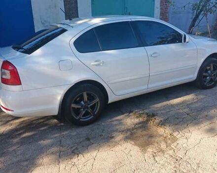 Белый Шкода Октавия, объемом двигателя 1.8 л и пробегом 230 тыс. км за 8200 $, фото 1 на Automoto.ua