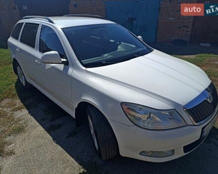 Белый Шкода Октавия, объемом двигателя 1.6 л и пробегом 268 тыс. км за 7770 $, фото 1 на Automoto.ua