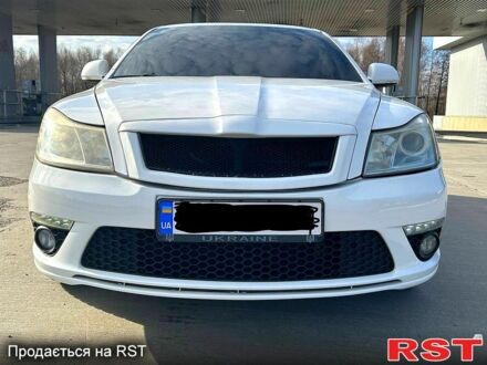 Шкода Октавия 2011 в Славянске на Automoto.ua Белый Шкода Октавия, объемом двигателя 1.8 л и пробегом 211 тыс. км за 10000 $, фото 1 на Automoto.ua