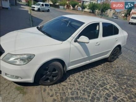 Білий Шкода Октавія, об'ємом двигуна 1.6 л та пробігом 240 тис. км за 6799 $, фото 1 на Automoto.ua