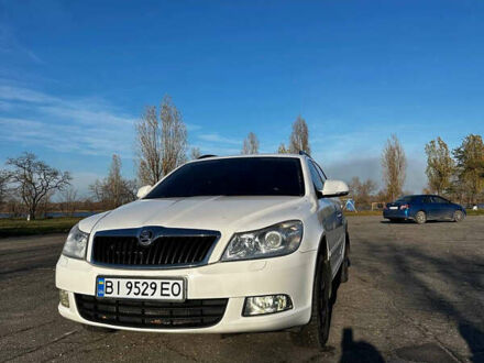 Белый Шкода Октавия, объемом двигателя 1.4 л и пробегом 216 тыс. км за 6200 $, фото 1 на Automoto.ua
