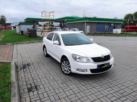 Шкода Октавія 2011 у Івано-Франківську на Automoto.ua Білий Шкода Октавія, об'ємом двигуна 1.8 л та пробігом 194 тис. км за 6300 $, фото 1 на Automoto.ua