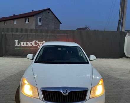 Белый Шкода Октавия, объемом двигателя 1.6 л и пробегом 260 тыс. км за 7600 $, фото 1 на Automoto.ua