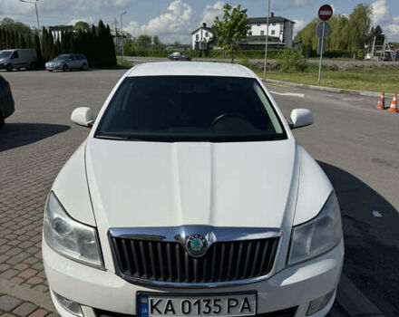 Белый Шкода Октавия, объемом двигателя 1.6 л и пробегом 170 тыс. км за 7800 $, фото 1 на Automoto.ua