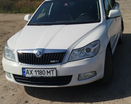 Белый Шкода Октавия, объемом двигателя 1.8 л и пробегом 230 тыс. км за 7400 $, фото 1 на Automoto.ua