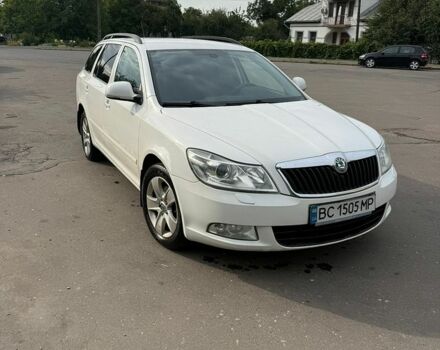 Белый Шкода Октавия, объемом двигателя 2 л и пробегом 285 тыс. км за 8100 $, фото 1 на Automoto.ua