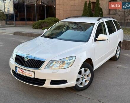 Білий Шкода Октавія, об'ємом двигуна 1.6 л та пробігом 252 тис. км за 7500 $, фото 1 на Automoto.ua