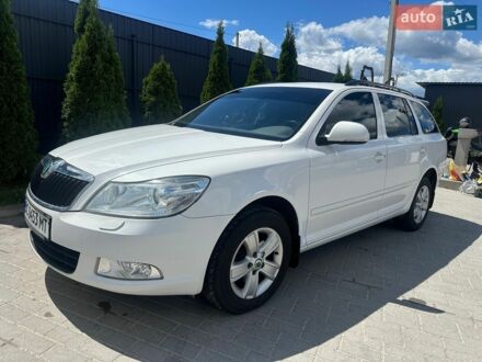 Білий Шкода Октавія, об'ємом двигуна 1.6 л та пробігом 230 тис. км за 7900 $, фото 1 на Automoto.ua