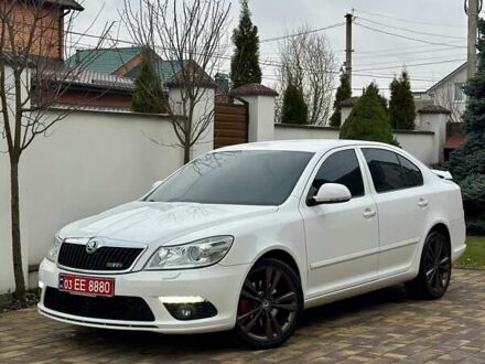 Белый Шкода Октавия, объемом двигателя 2 л и пробегом 239 тыс. км за 12750 $, фото 1 на Automoto.ua