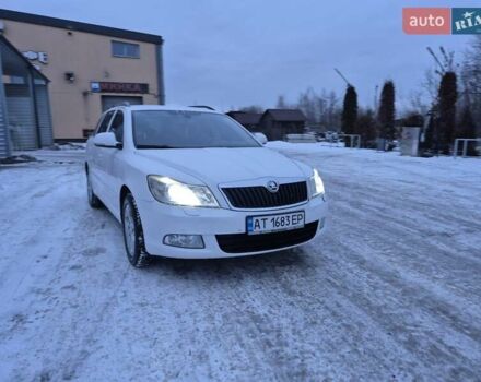Білий Шкода Октавія, об'ємом двигуна 2 л та пробігом 290 тис. км за 8850 $, фото 1 на Automoto.ua