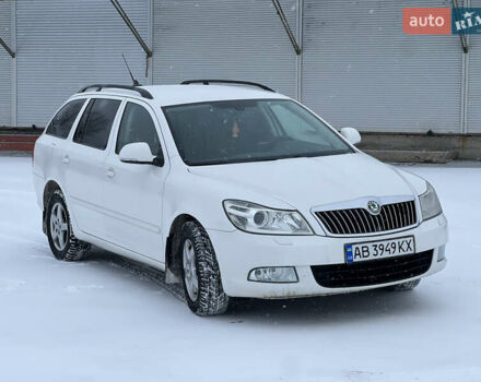 Білий Шкода Октавія, об'ємом двигуна 2 л та пробігом 318 тис. км за 8999 $, фото 1 на Automoto.ua