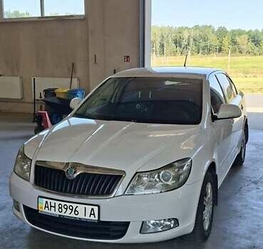 Білий Шкода Октавія, об'ємом двигуна 1.6 л та пробігом 198 тис. км за 7263 $, фото 1 на Automoto.ua