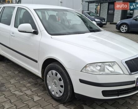 Белый Шкода Октавия, объемом двигателя 1.6 л и пробегом 192 тыс. км за 8200 $, фото 1 на Automoto.ua