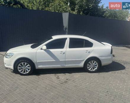 Білий Шкода Октавія, об'ємом двигуна 1.8 л та пробігом 69 тис. км за 13199 $, фото 1 на Automoto.ua