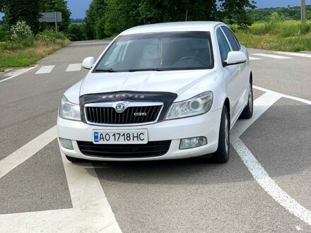 Шкода Октавія 2012 у Кропивницькому (Кіровограді) на Automoto.ua Білий Шкода Октавія, об'ємом двигуна 2 л та пробігом 230 тис. км за 8100 $, фото 1 на Automoto.ua