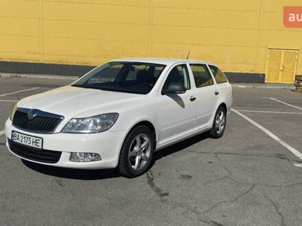 Білий Шкода Октавія, об'ємом двигуна 1.2 л та пробігом 230 тис. км за 6700 $, фото 1 на Automoto.ua
