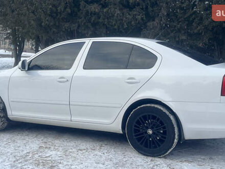 Белый Шкода Октавия, объемом двигателя 1.6 л и пробегом 187 тыс. км за 7700 $, фото 1 на Automoto.ua