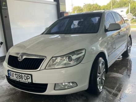 Белый Шкода Октавия, объемом двигателя 1.6 л и пробегом 170 тыс. км за 7400 $, фото 1 на Automoto.ua