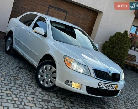 Белый Шкода Октавия, объемом двигателя 1.6 л и пробегом 170 тыс. км за 6650 $, фото 1 на Automoto.ua