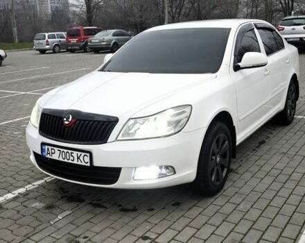 Белый Шкода Октавия, объемом двигателя 1.8 л и пробегом 250 тыс. км за 8800 $, фото 1 на Automoto.ua