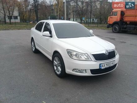 Білий Шкода Октавія, об'ємом двигуна 1.8 л та пробігом 225 тис. км за 7800 $, фото 1 на Automoto.ua