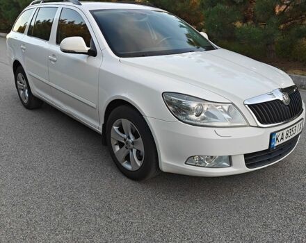 Білий Шкода Октавія, об'ємом двигуна 2 л та пробігом 260 тис. км за 9500 $, фото 1 на Automoto.ua