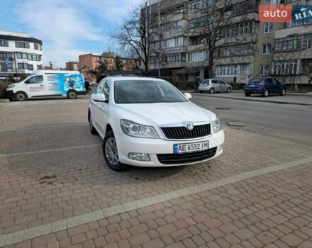 Белый Шкода Октавия, объемом двигателя 1.6 л и пробегом 228 тыс. км за 9500 $, фото 1 на Automoto.ua