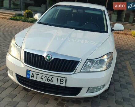 Білий Шкода Октавія, об'ємом двигуна 1.6 л та пробігом 260 тис. км за 7800 $, фото 1 на Automoto.ua