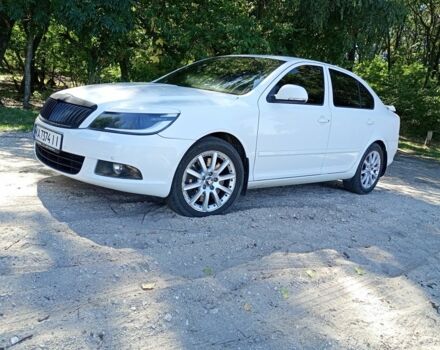 Білий Шкода Октавія, об'ємом двигуна 1.8 л та пробігом 165 тис. км за 9600 $, фото 1 на Automoto.ua