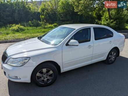 Білий Шкода Октавія, об'ємом двигуна 1.8 л та пробігом 222 тис. км за 8500 $, фото 1 на Automoto.ua