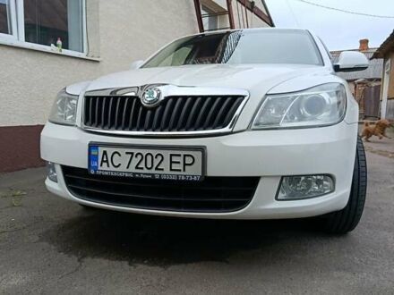 Белый Шкода Октавия, объемом двигателя 1.6 л и пробегом 192 тыс. км за 7800 $, фото 1 на Automoto.ua