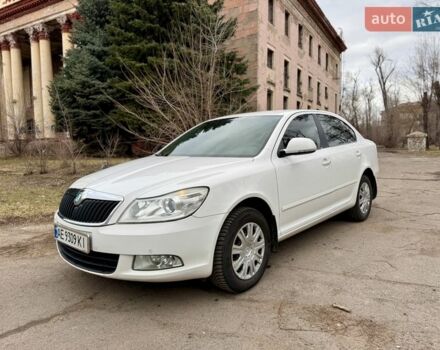 Белый Шкода Октавия, объемом двигателя 1.8 л и пробегом 188 тыс. км за 8888 $, фото 1 на Automoto.ua
